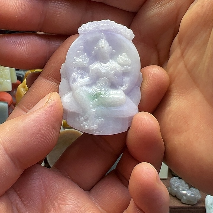 翡翠未镶嵌颈饰三彩紫罗兰观音
