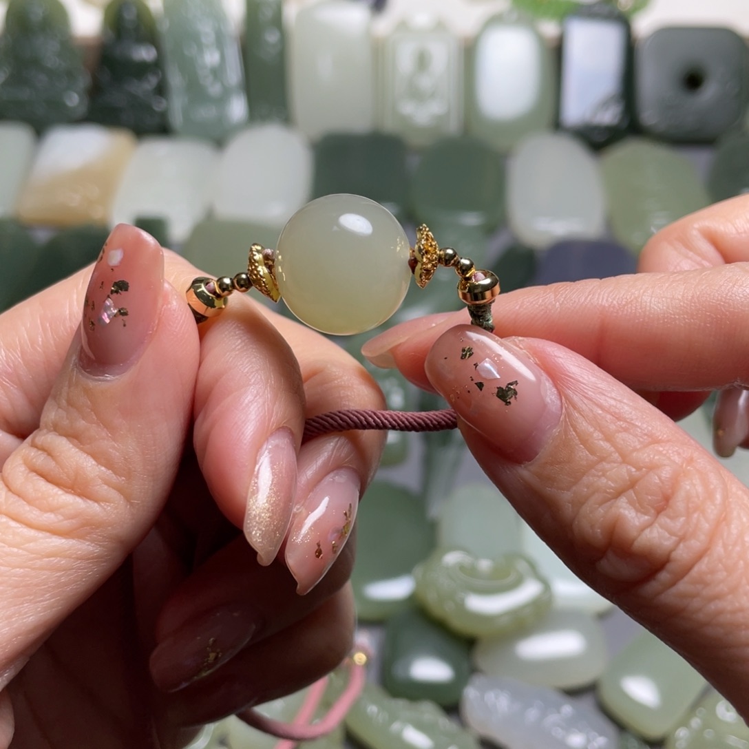 和田玉颈饰未镶嵌