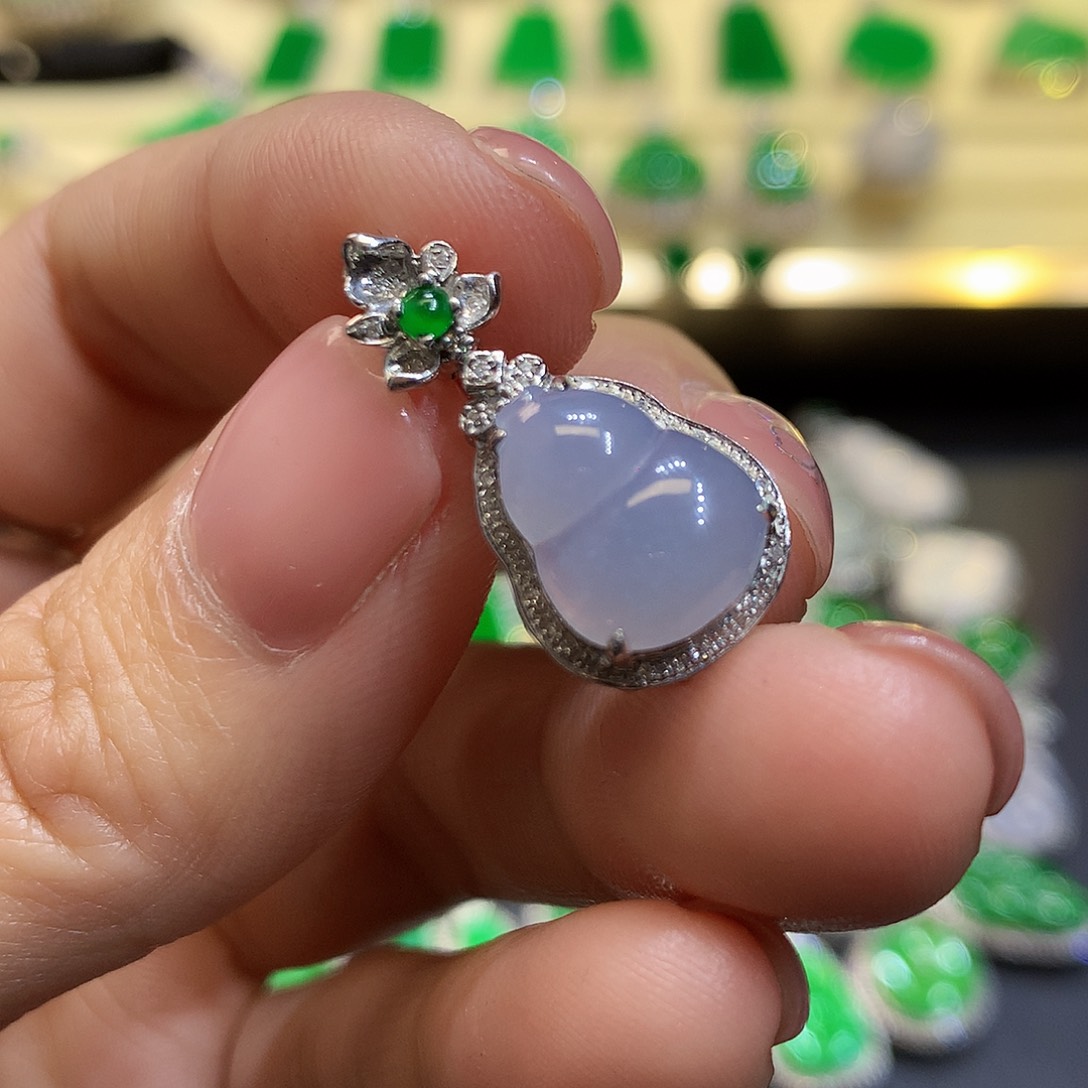 翡翠吊坠(不含链)18K金镶嵌