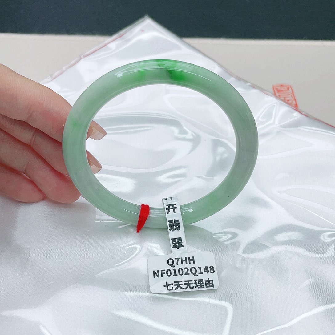 翡翠手镯未镶嵌圆55