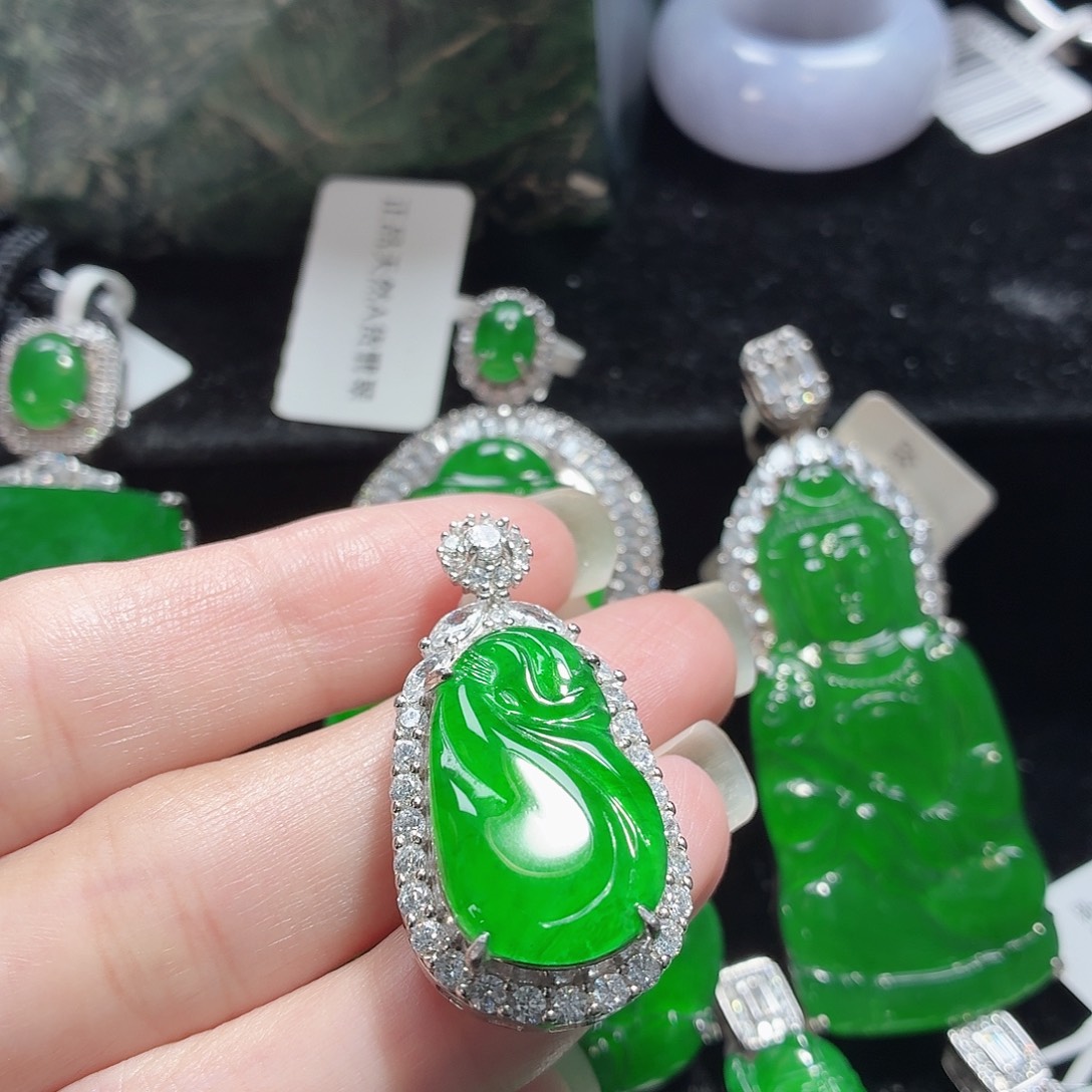 翡翠银S925镶嵌颈饰
