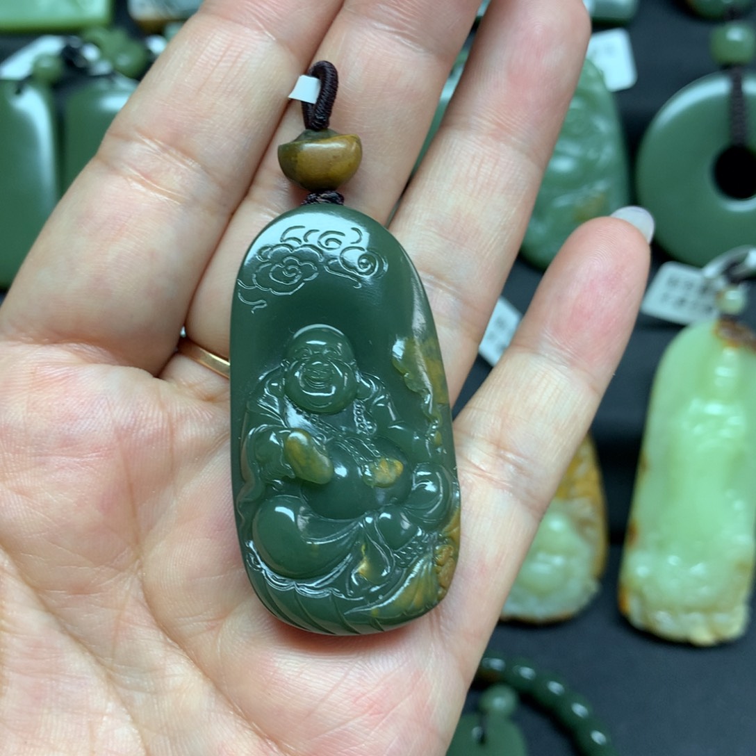 岫岩河磨玉（透闪石质玉）未镶嵌颈饰