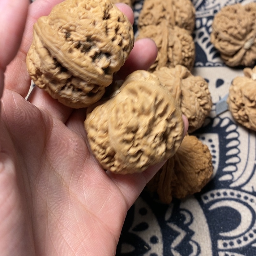 【闪购商品】文玩核桃吊坠保**航静静