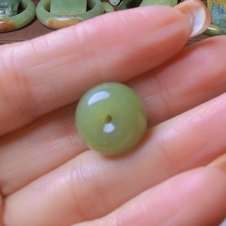 未镶嵌岫岩河磨玉（透闪石质玉）把件o***a