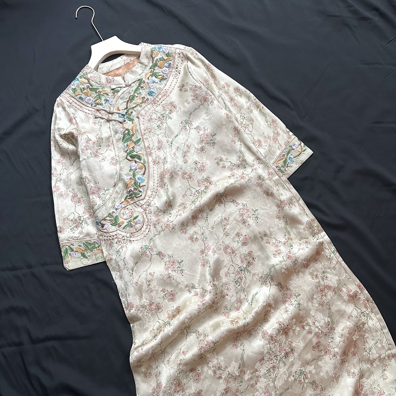 新中式老料重工气质时尚宽松连衣裙2283