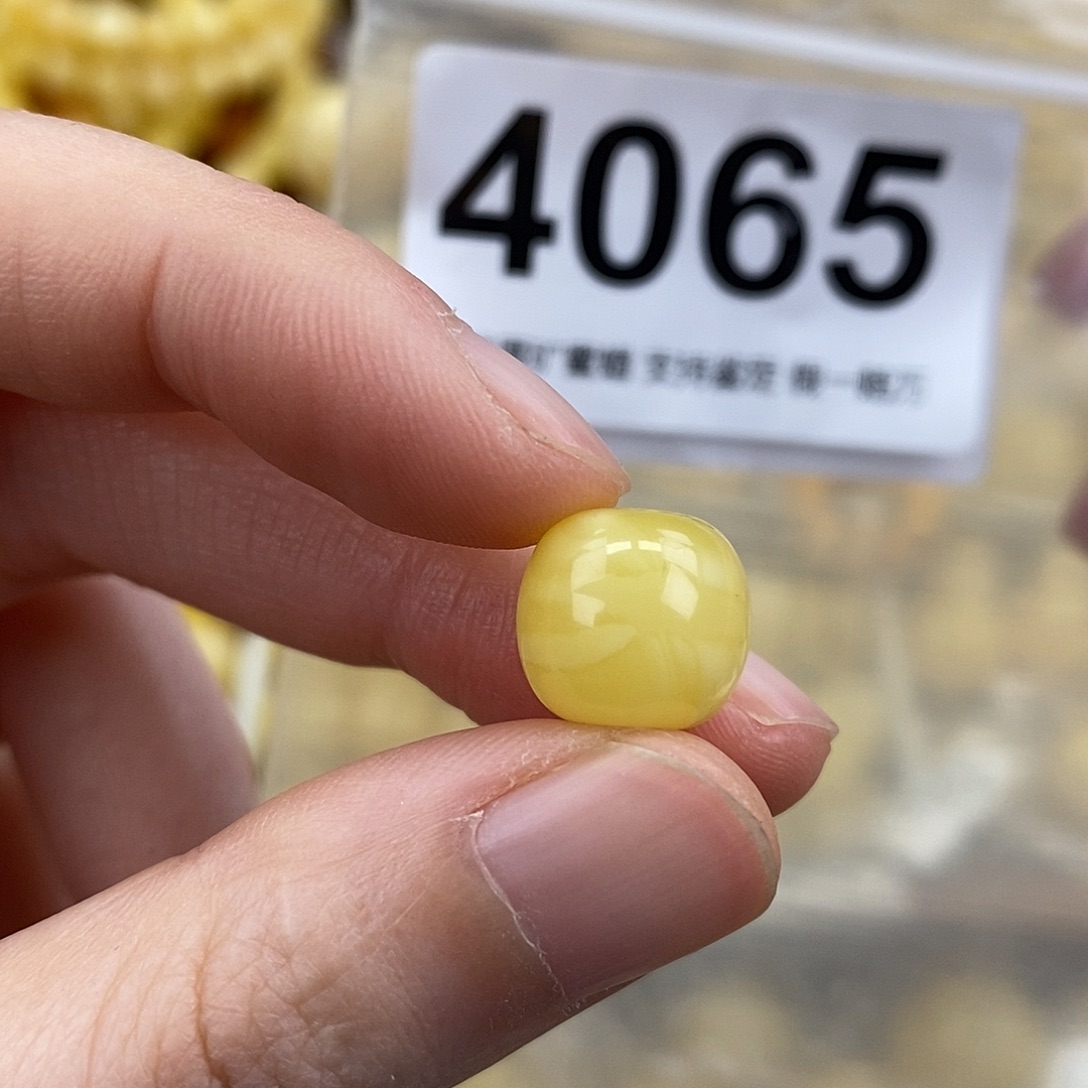 蜜蜡未镶嵌珠宝奇石11.7