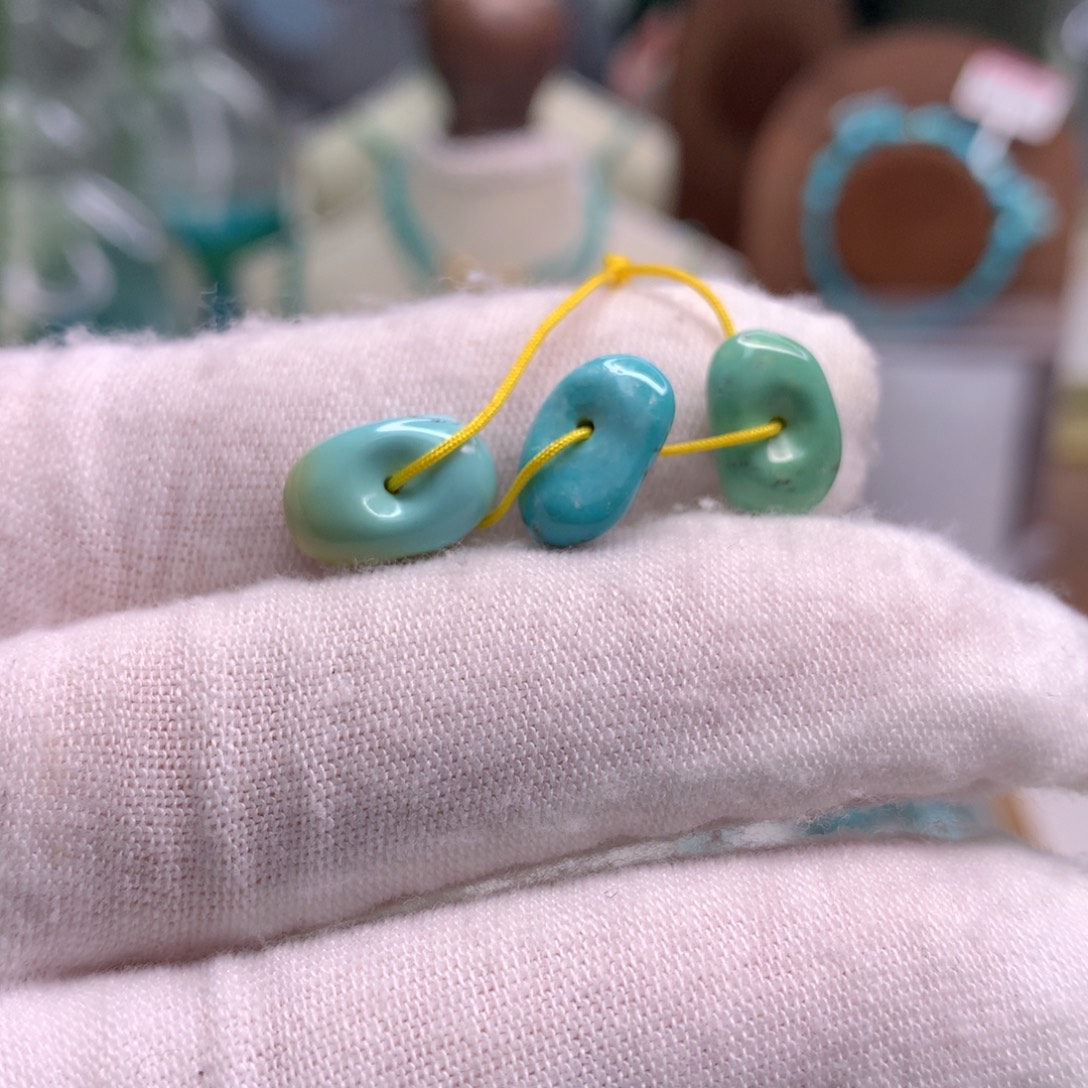 绿松石未镶嵌饰品