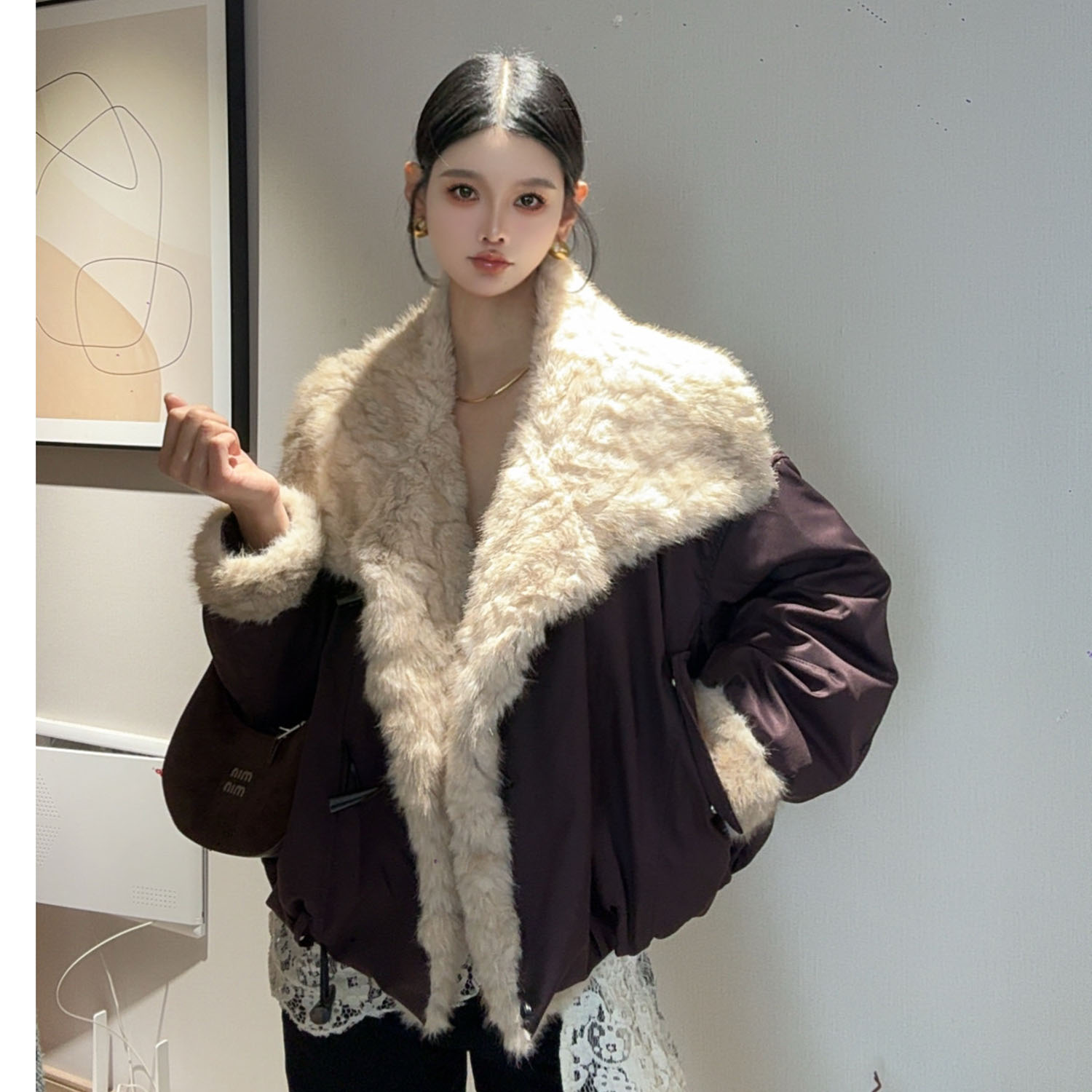 保暖宽松型翻领短款女羽绒外套女士拼接毛领冬季上衣