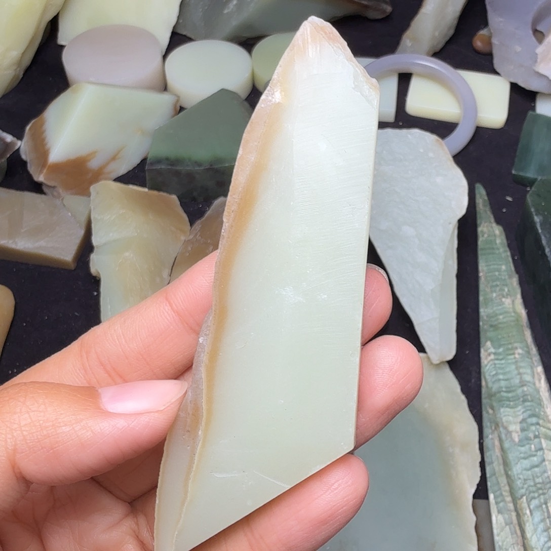 谁***谁和田玉（糖玉）未镶嵌珠宝奇石