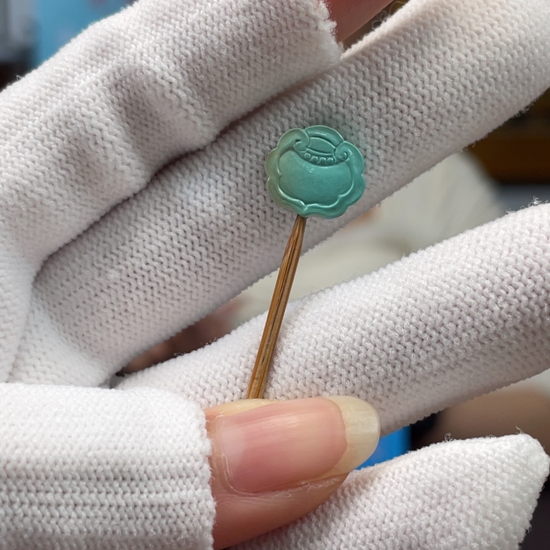 绿松石未镶嵌挂件