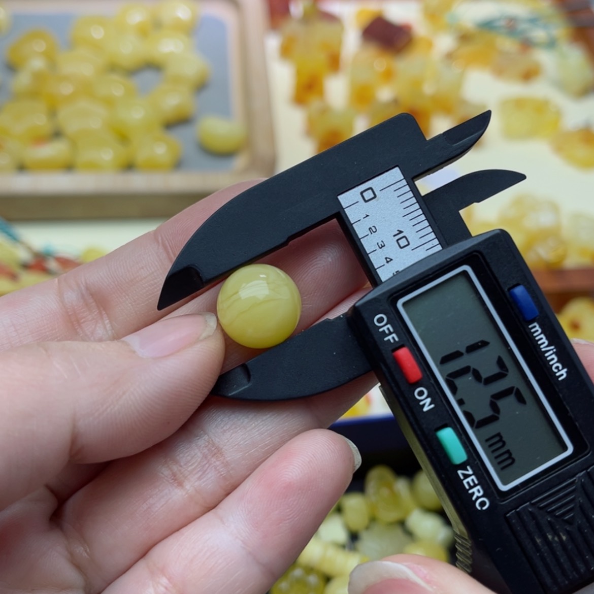 【闪购商品】蜜蜡裸石未镶嵌配饰的