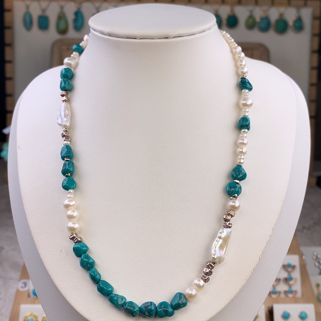 绿松石未镶嵌颈饰