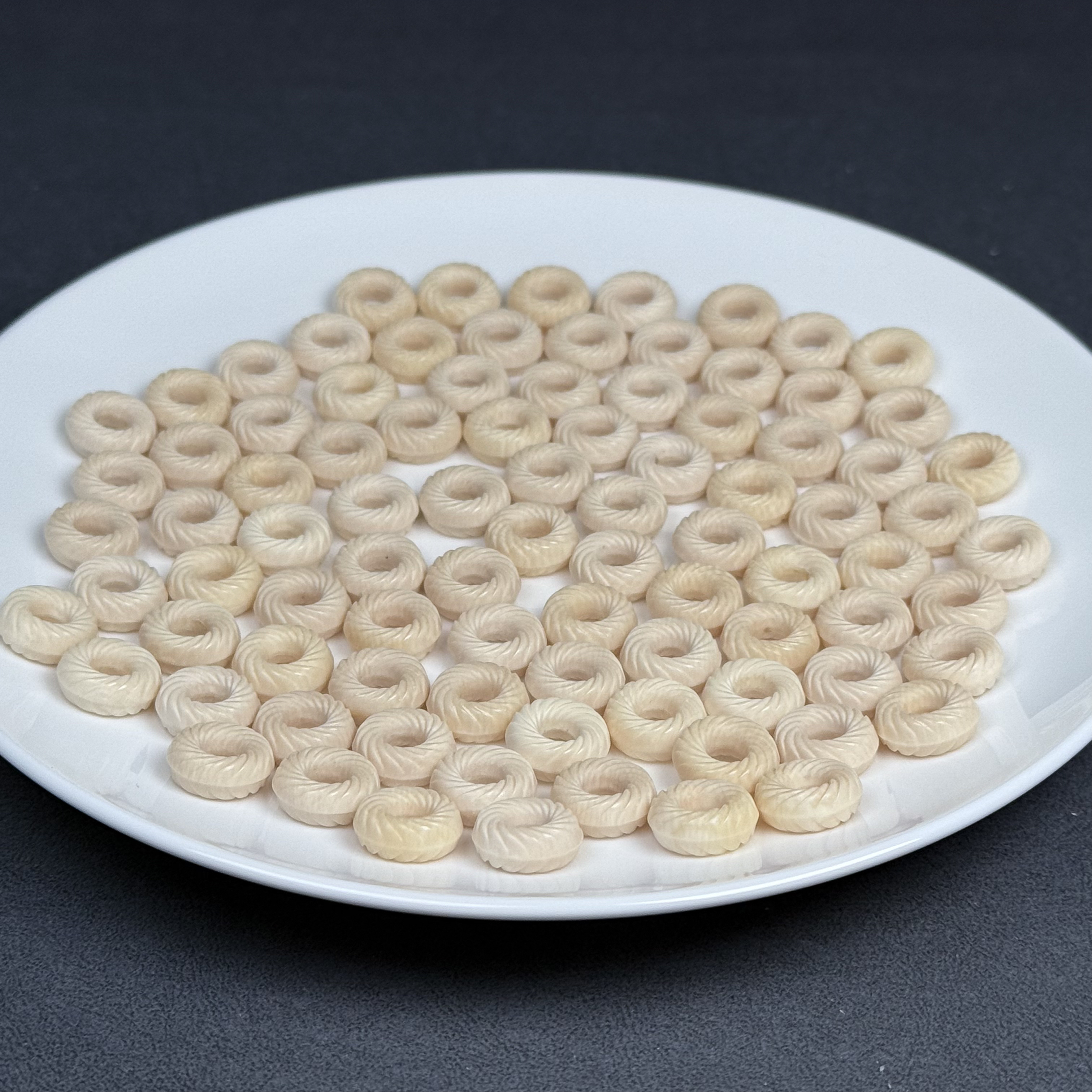 A260天然猛犸精工雕刻小面包扣 配饰 约11.8*4.8mm支持鉴定