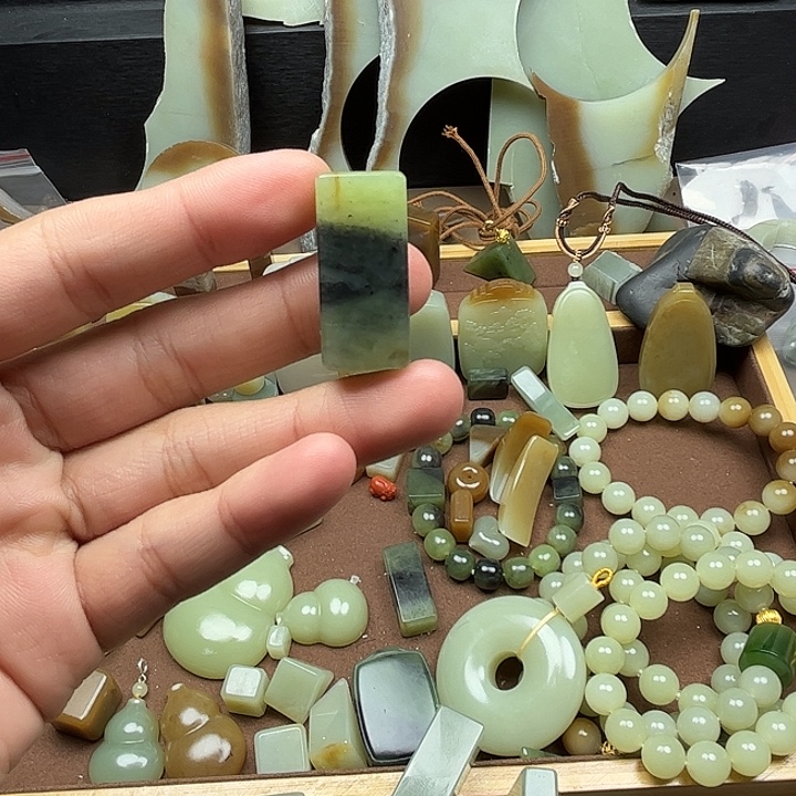 和田玉未镶嵌挂件