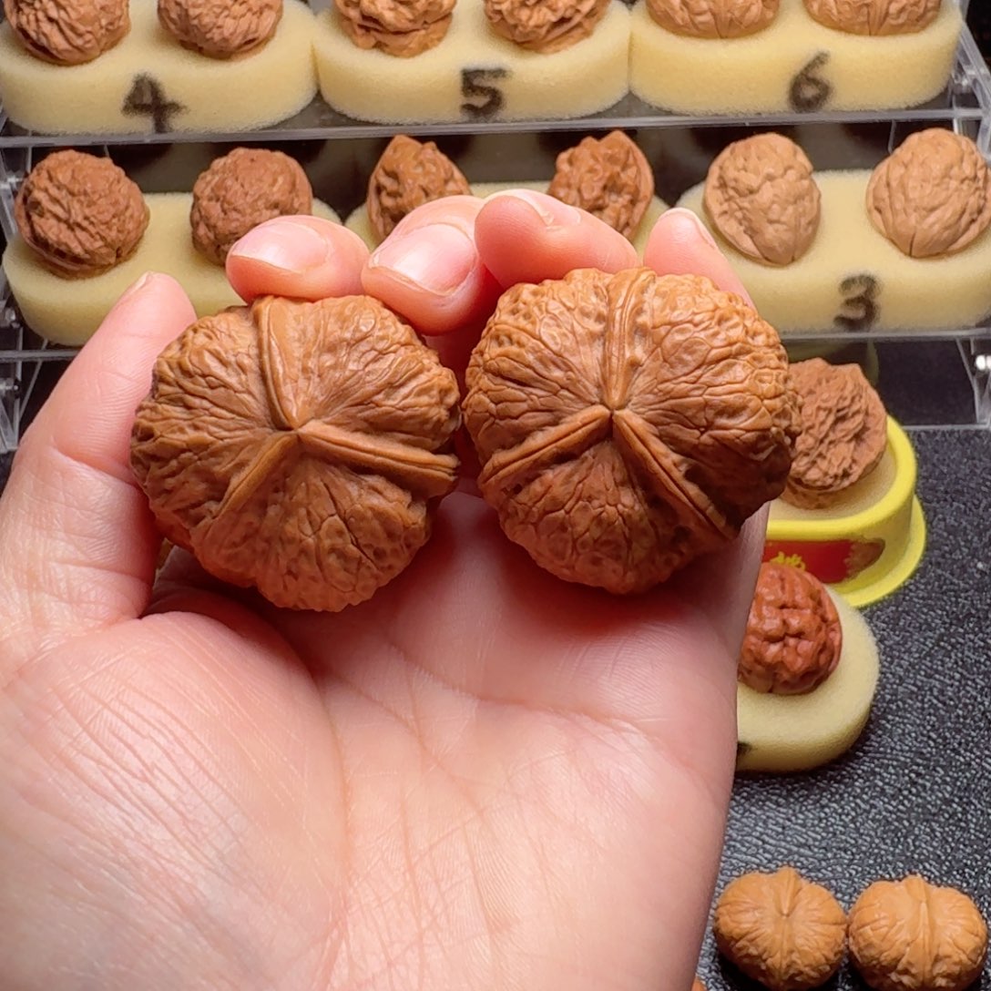 文玩核桃把件24号车