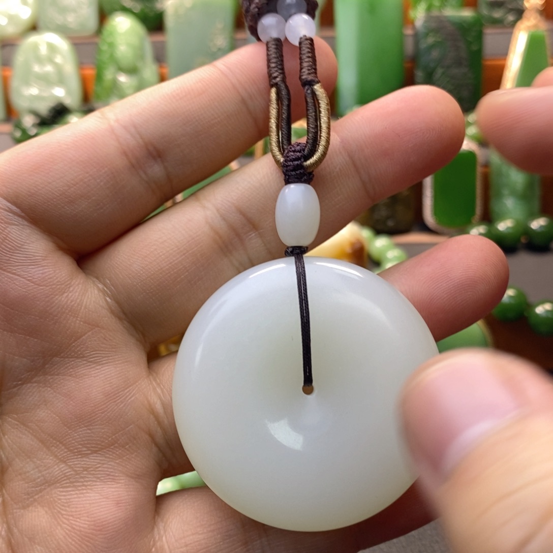 颈饰未镶嵌和田玉