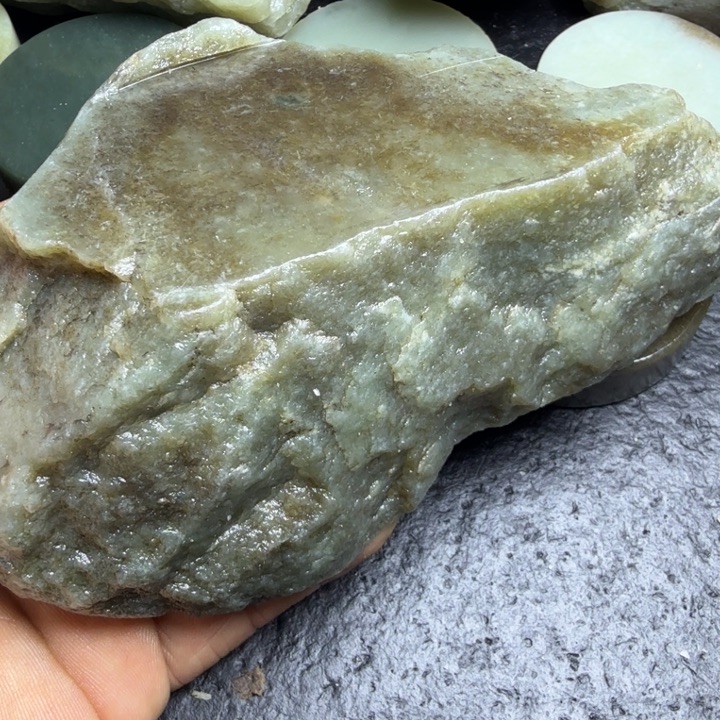 和田玉（糖玉）未镶嵌珠宝奇石