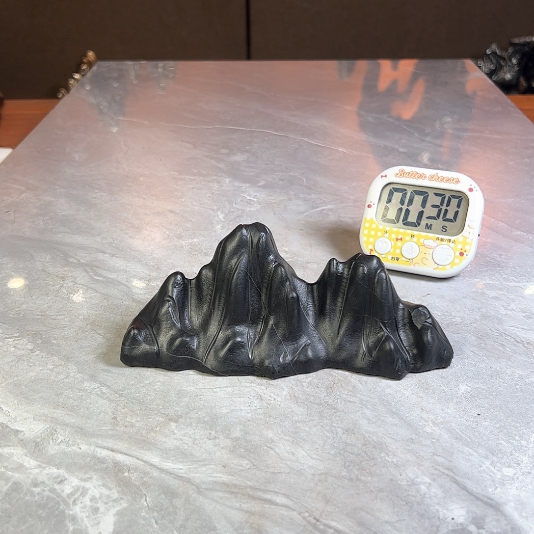 山***人灵璧奇石博览会摆件