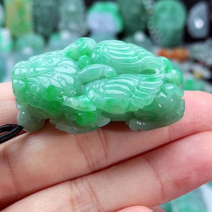 翡翠颈饰未镶嵌翡翠