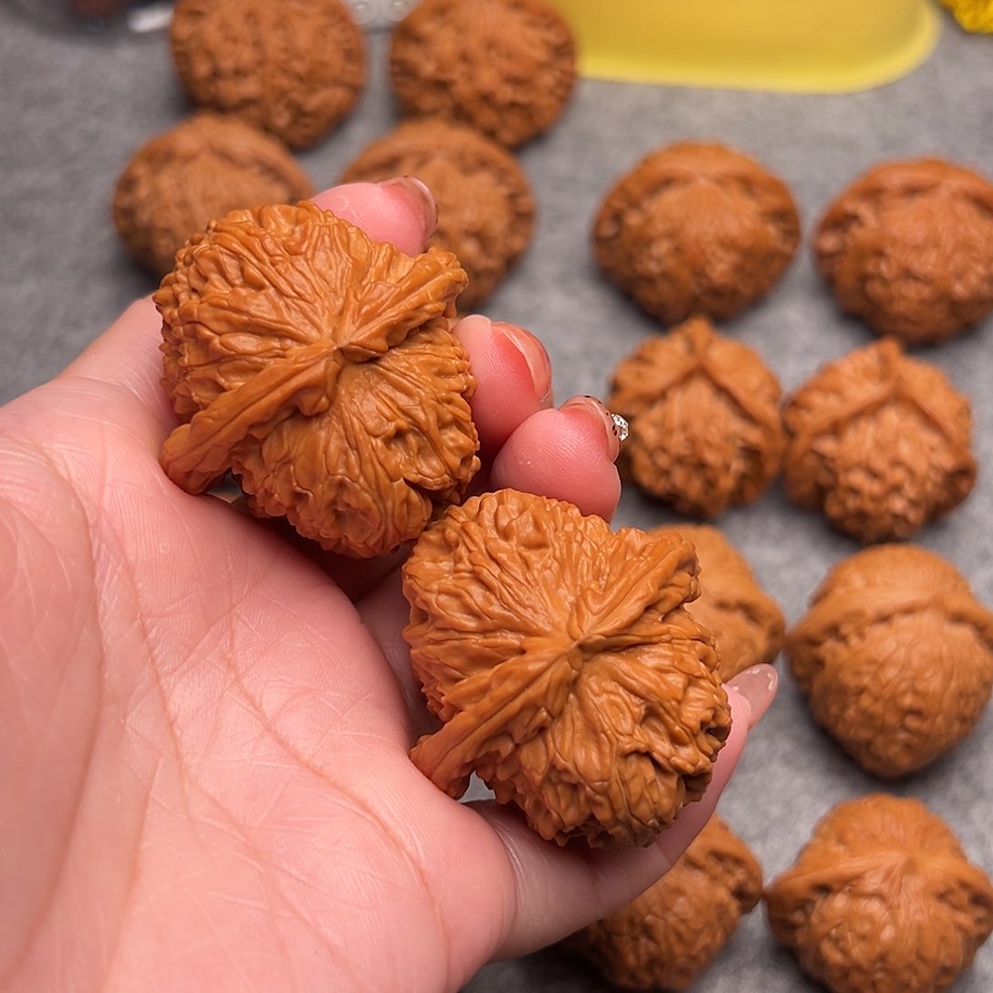 把件文玩核桃精品粗棱卡姿兰大肚白狮子42肚44全品