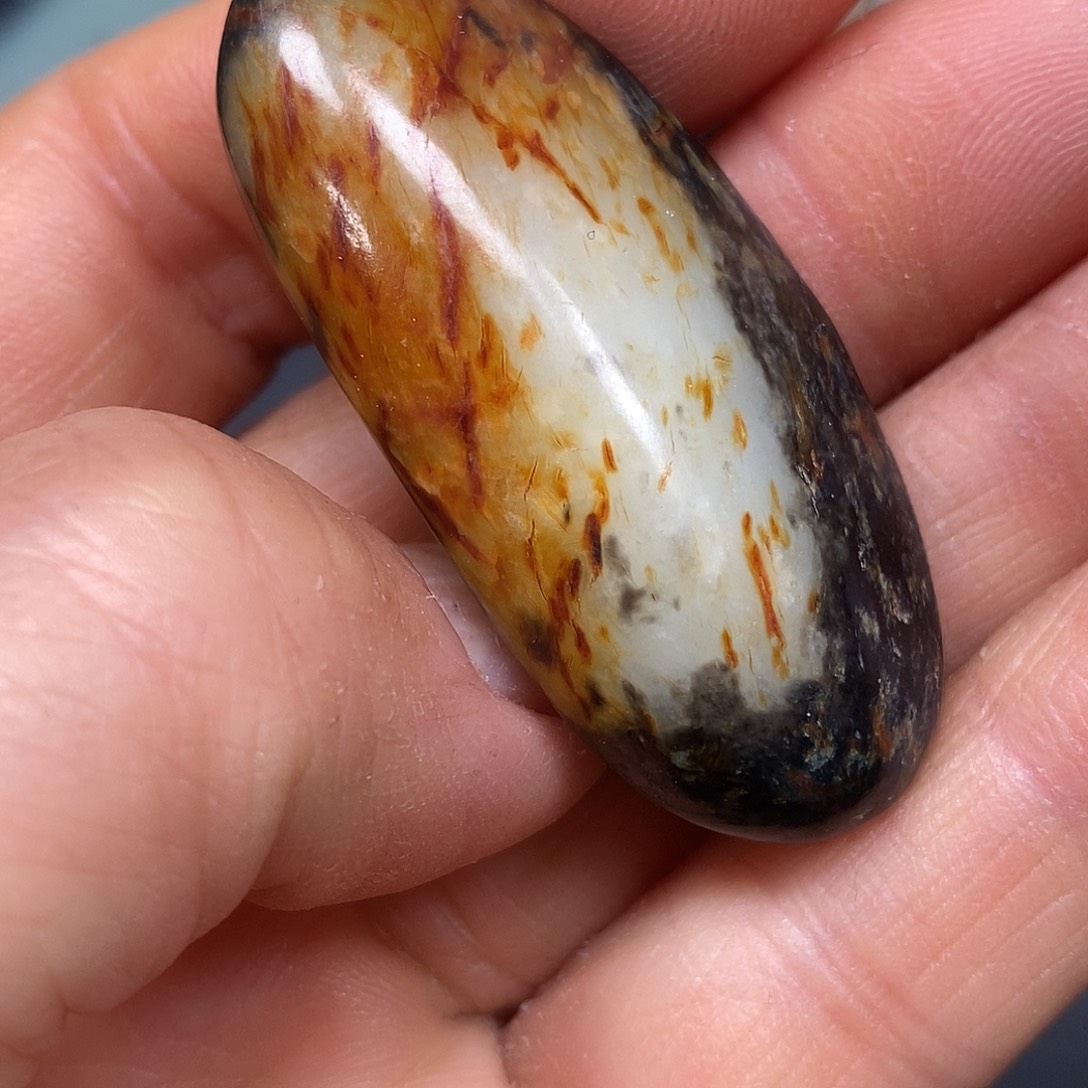 和田玉未镶嵌珠宝奇石