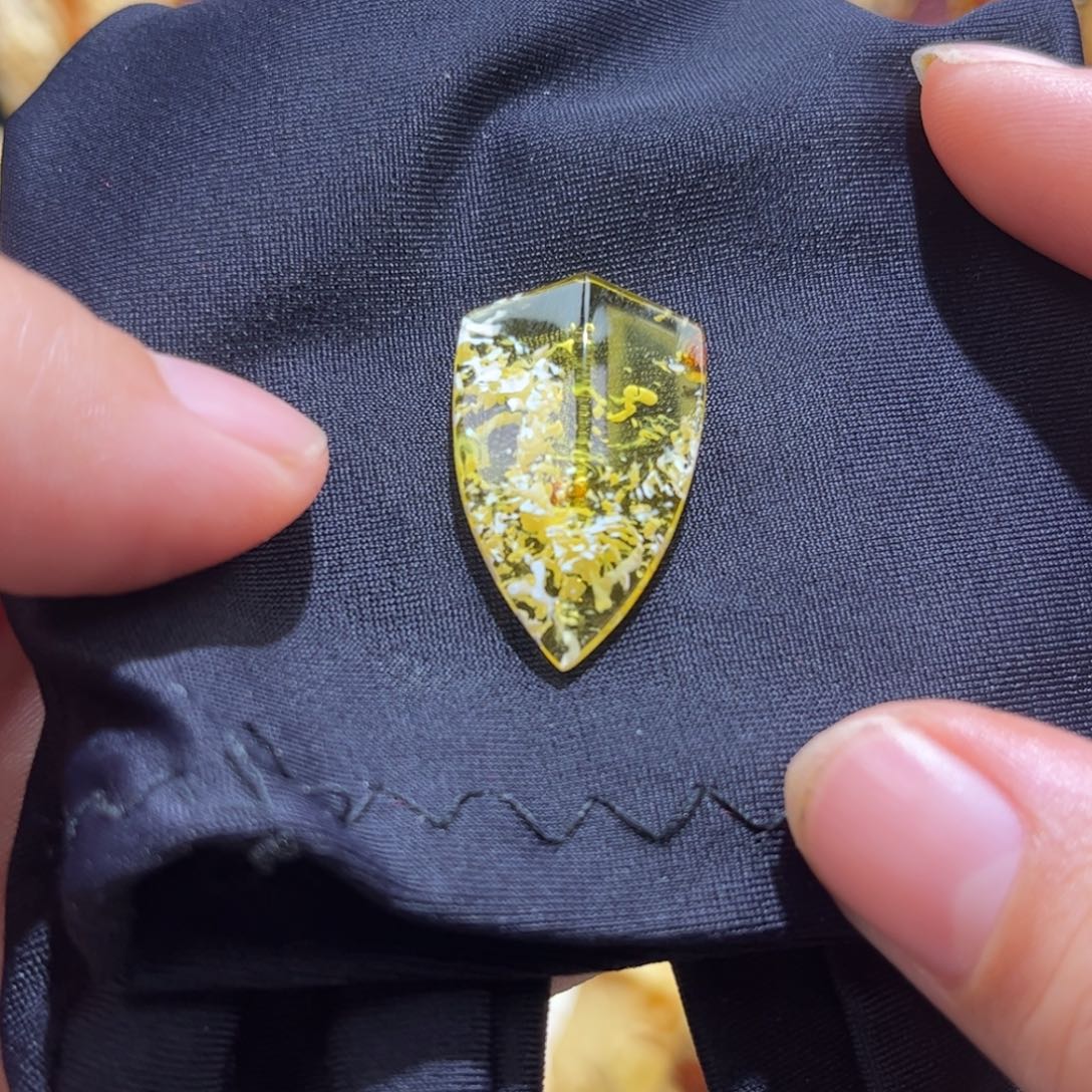 定制琥珀未镶嵌盾牌吊坠