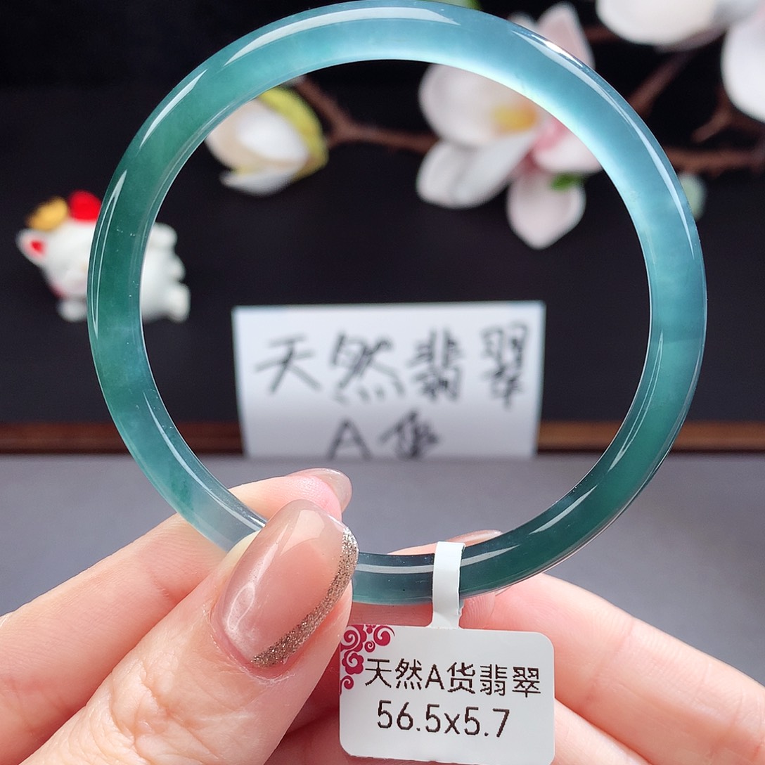 翡翠手镯（圆镯）未镶嵌