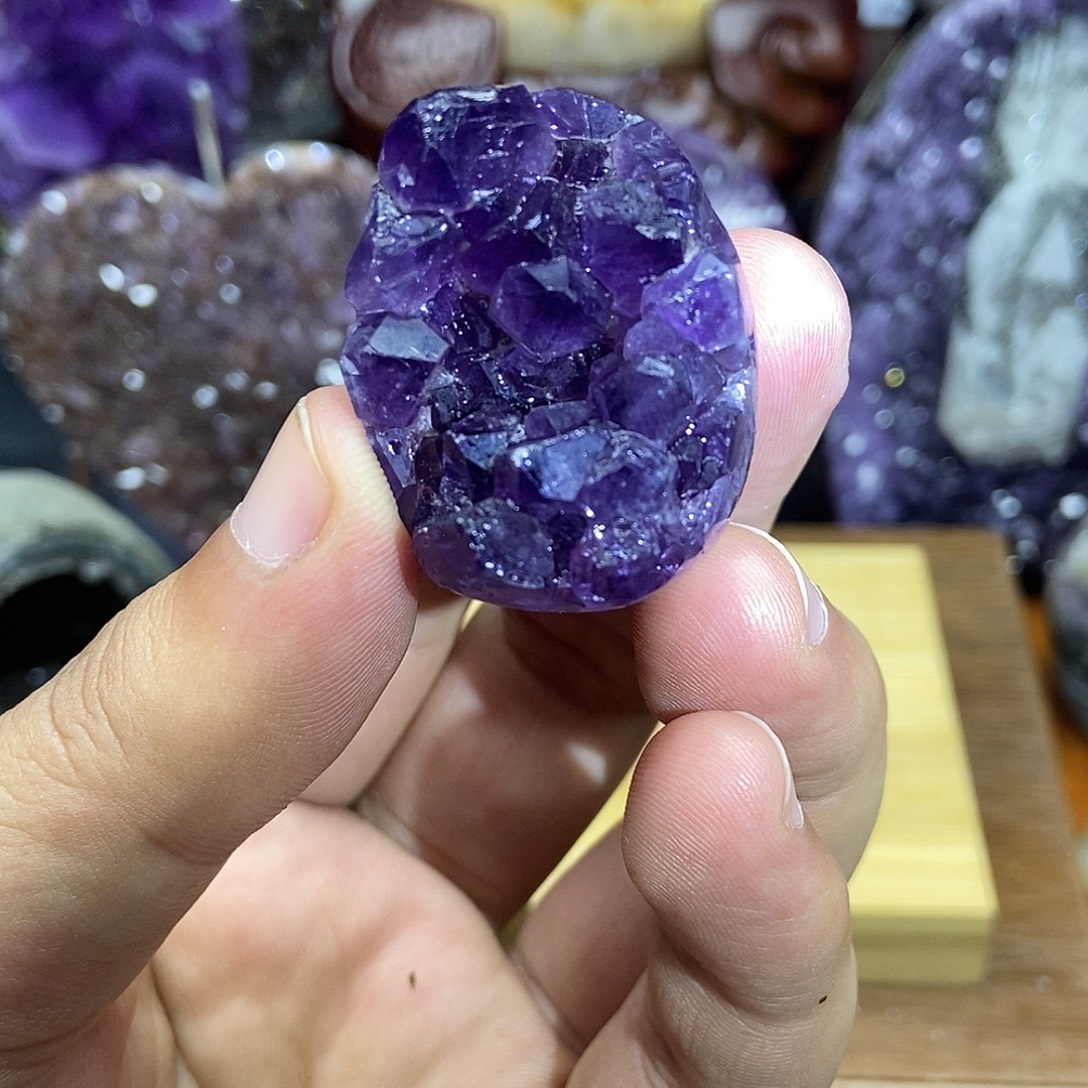 未镶嵌水晶大型摆件（非配饰）