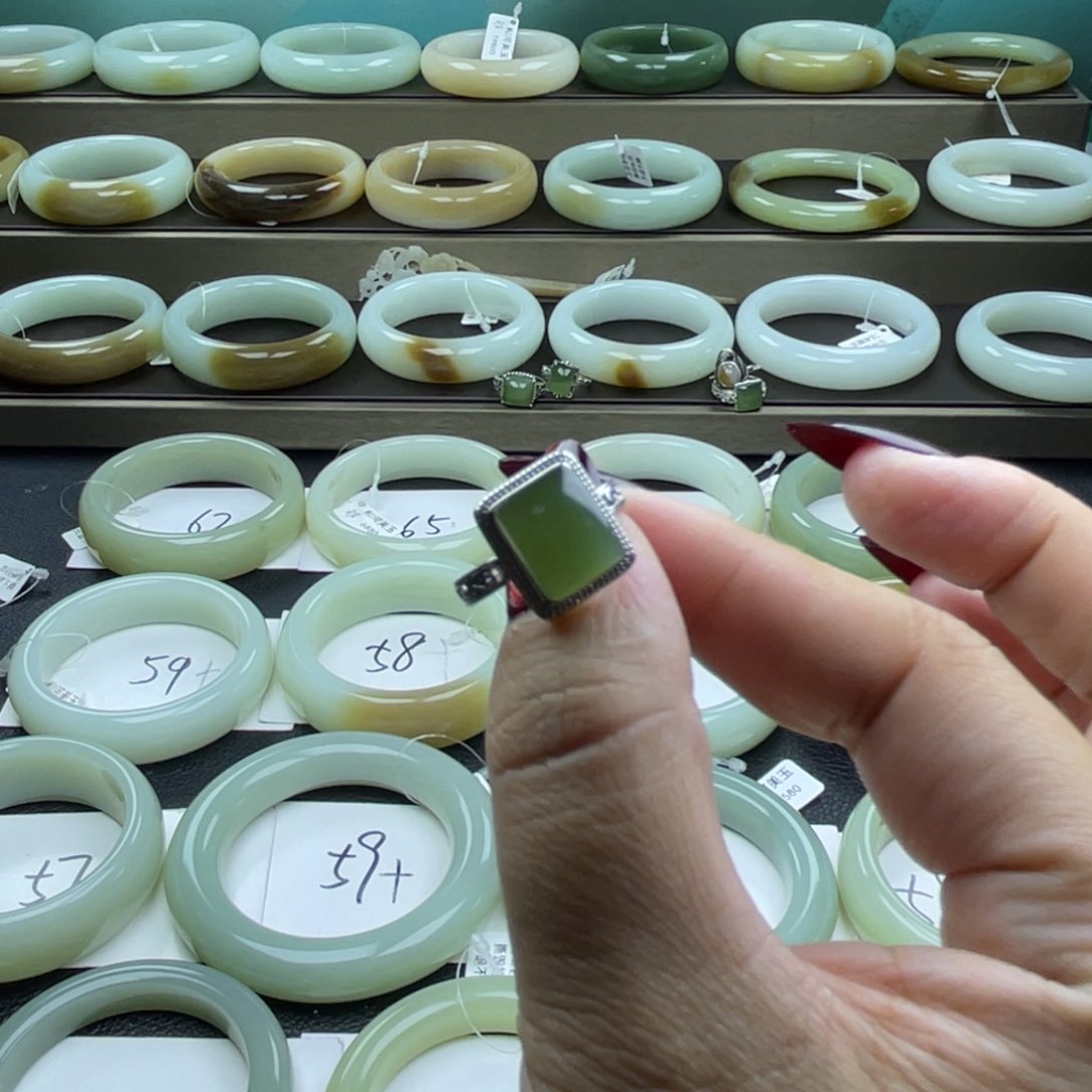 和田玉戒指未镶嵌