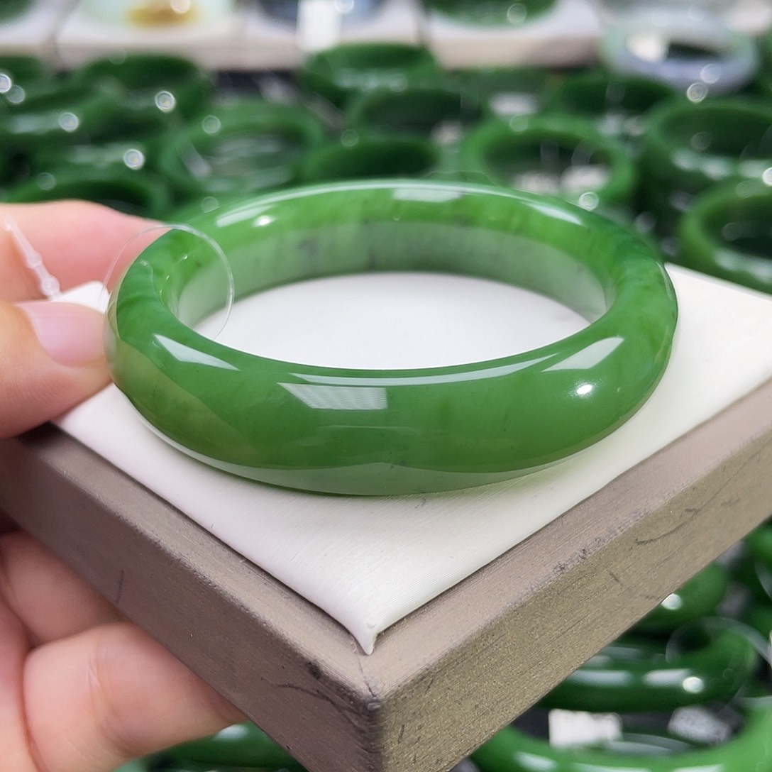 未镶嵌手镯和田玉（碧玉）