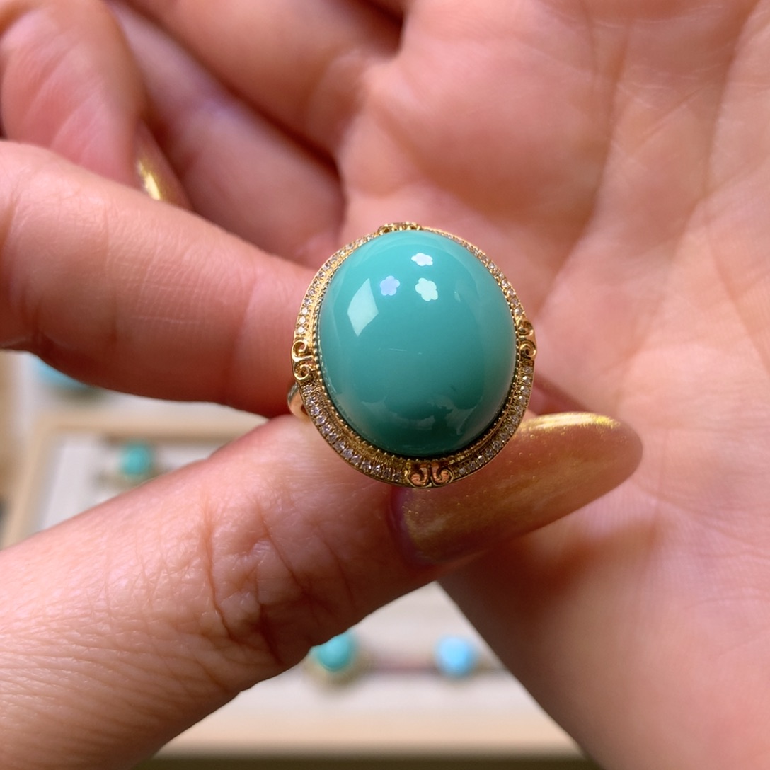 绿松石戒指18K金镶嵌