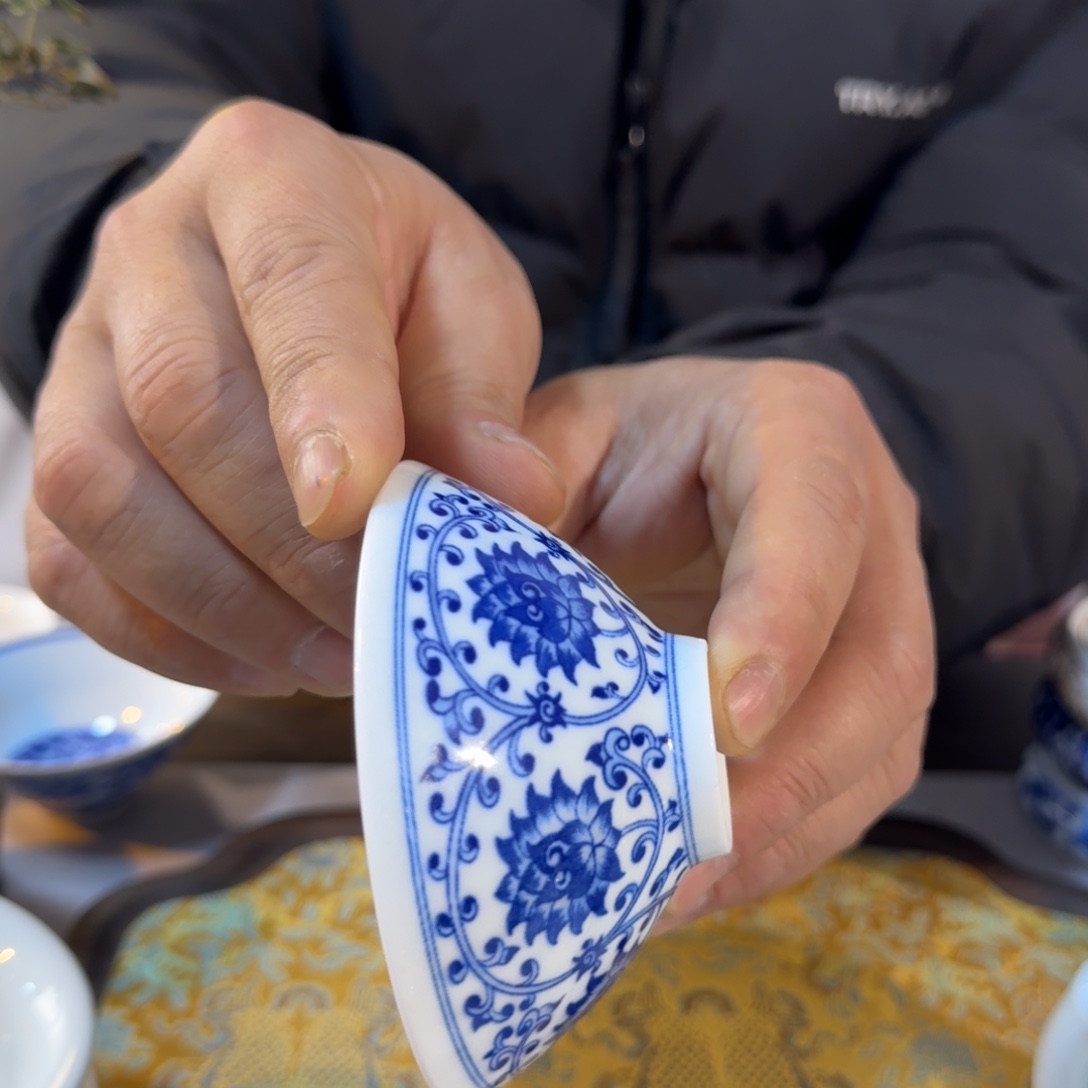 陶其他青花缠枝莲斗笠杯