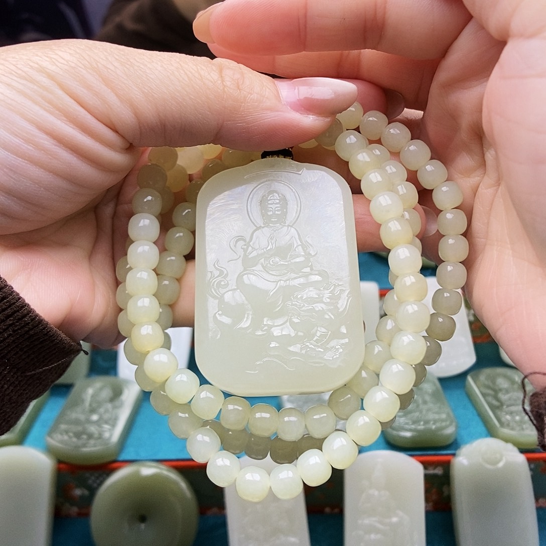 三***哥和田玉未镶嵌颈饰