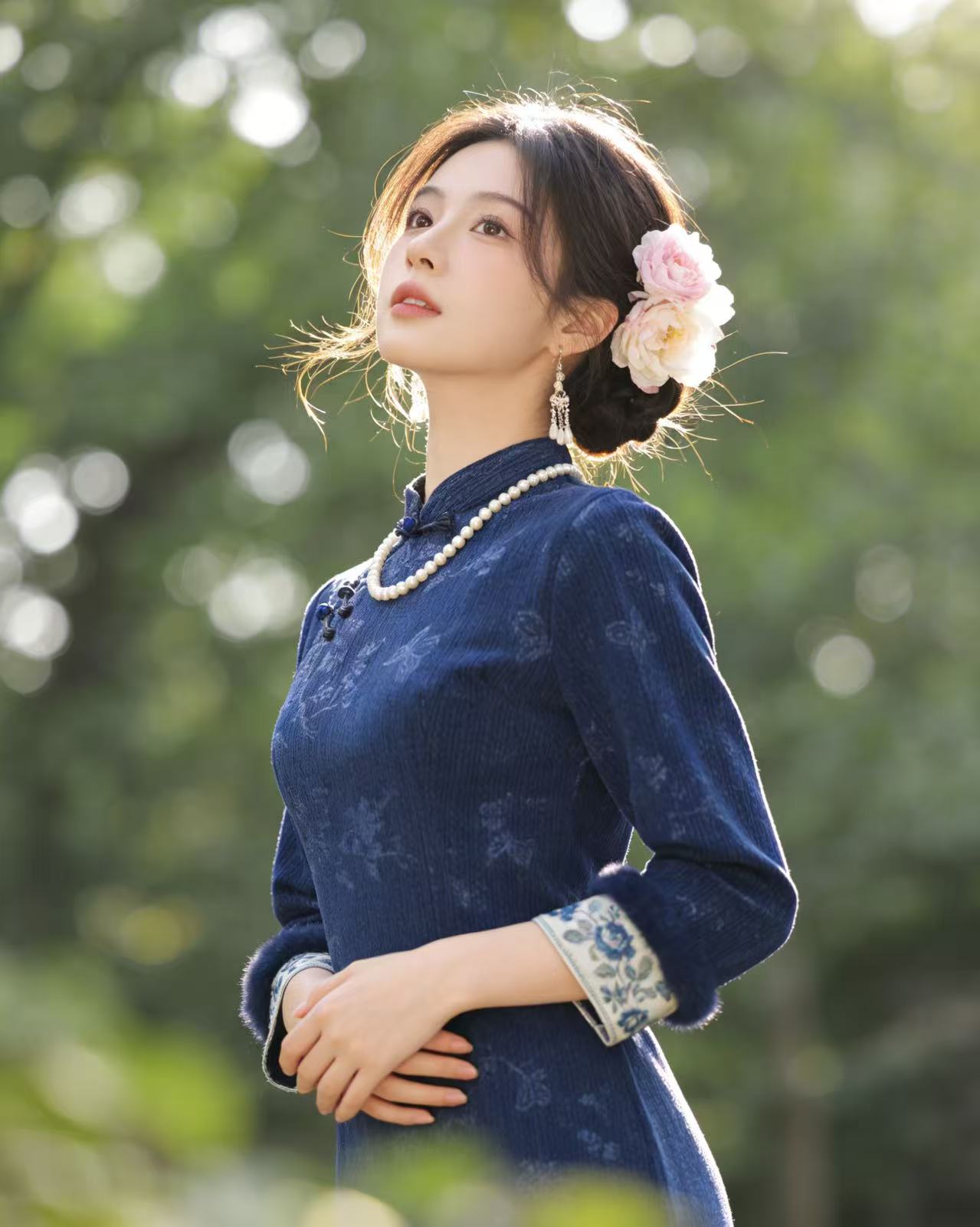 Z 1569 藏蓝色 缠结扣 【暗梅蝶】 加绒 旗袍【没有项链】