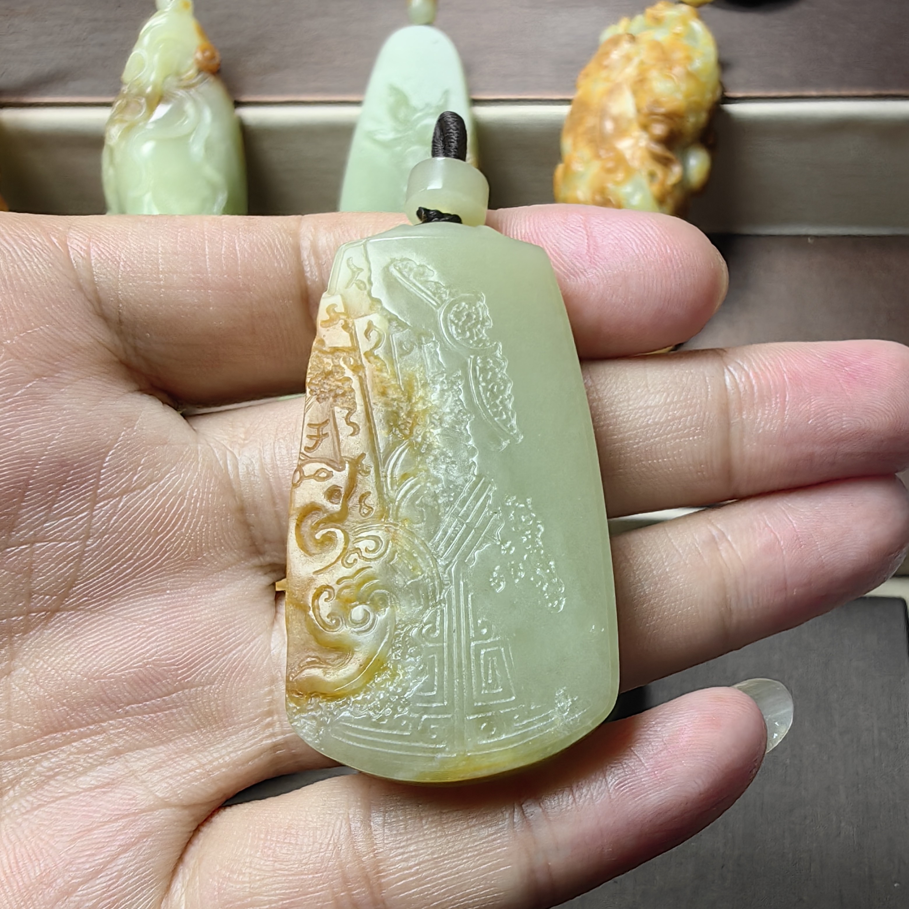 黄白河磨玉挂件（宝藏）