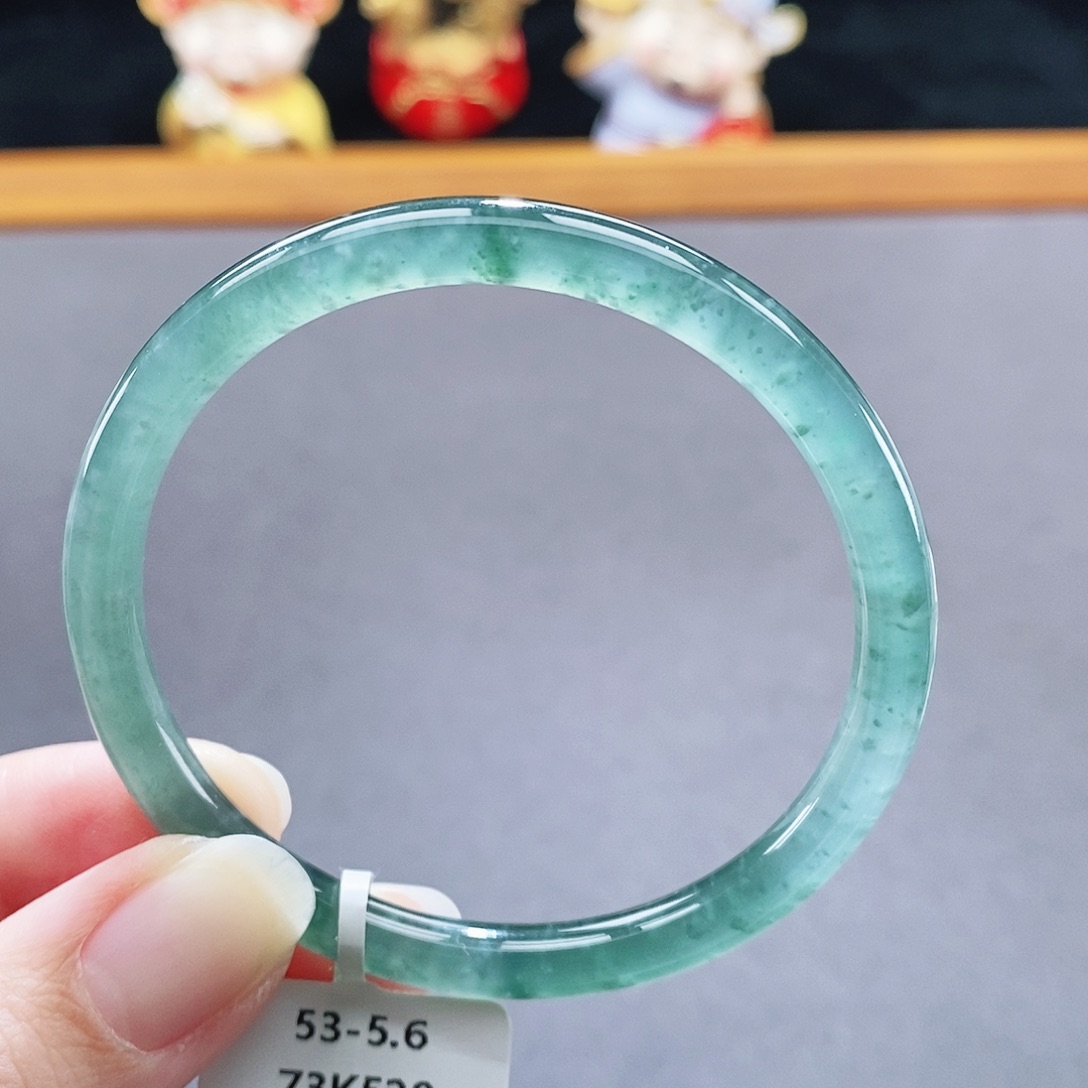 翡翠未镶嵌手镯105