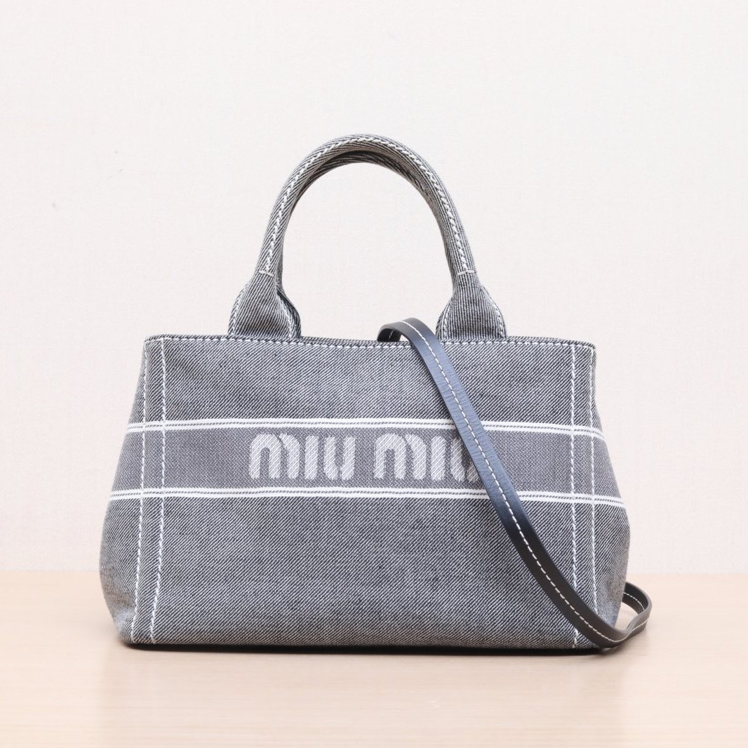 99新 MIU MIU/缪缪 黑黑精选 227221  新款沙滩 牛仔托特包 