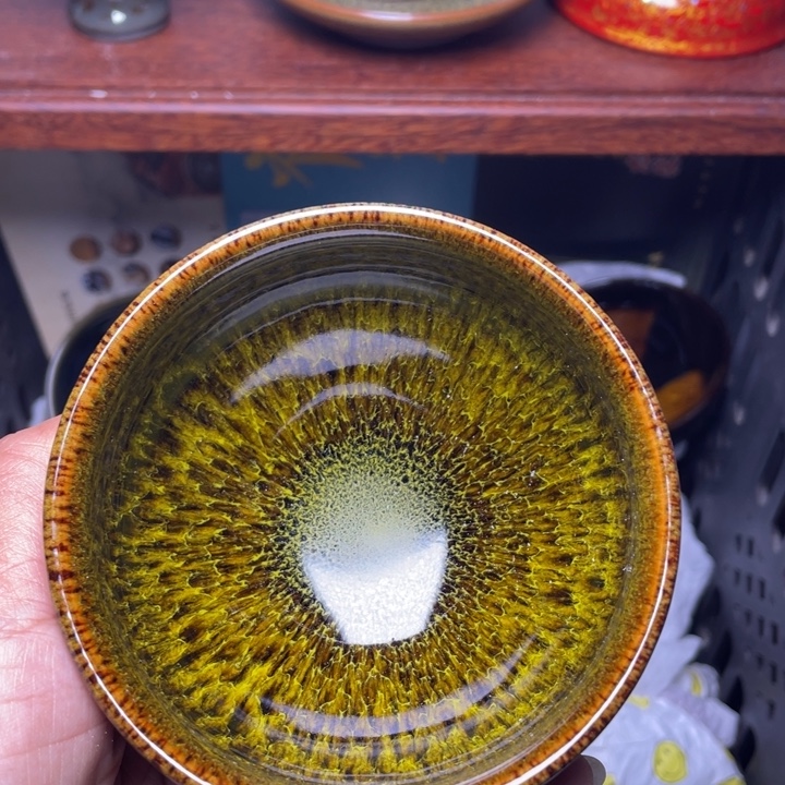 茶盏你是谁呢啊怎么这么帅