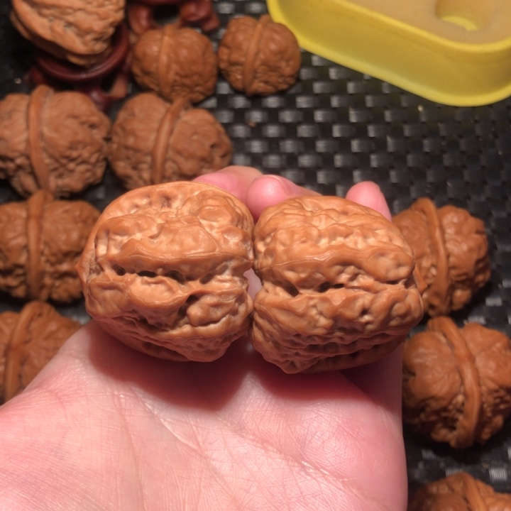 G***d文玩核桃把件蛤蟆