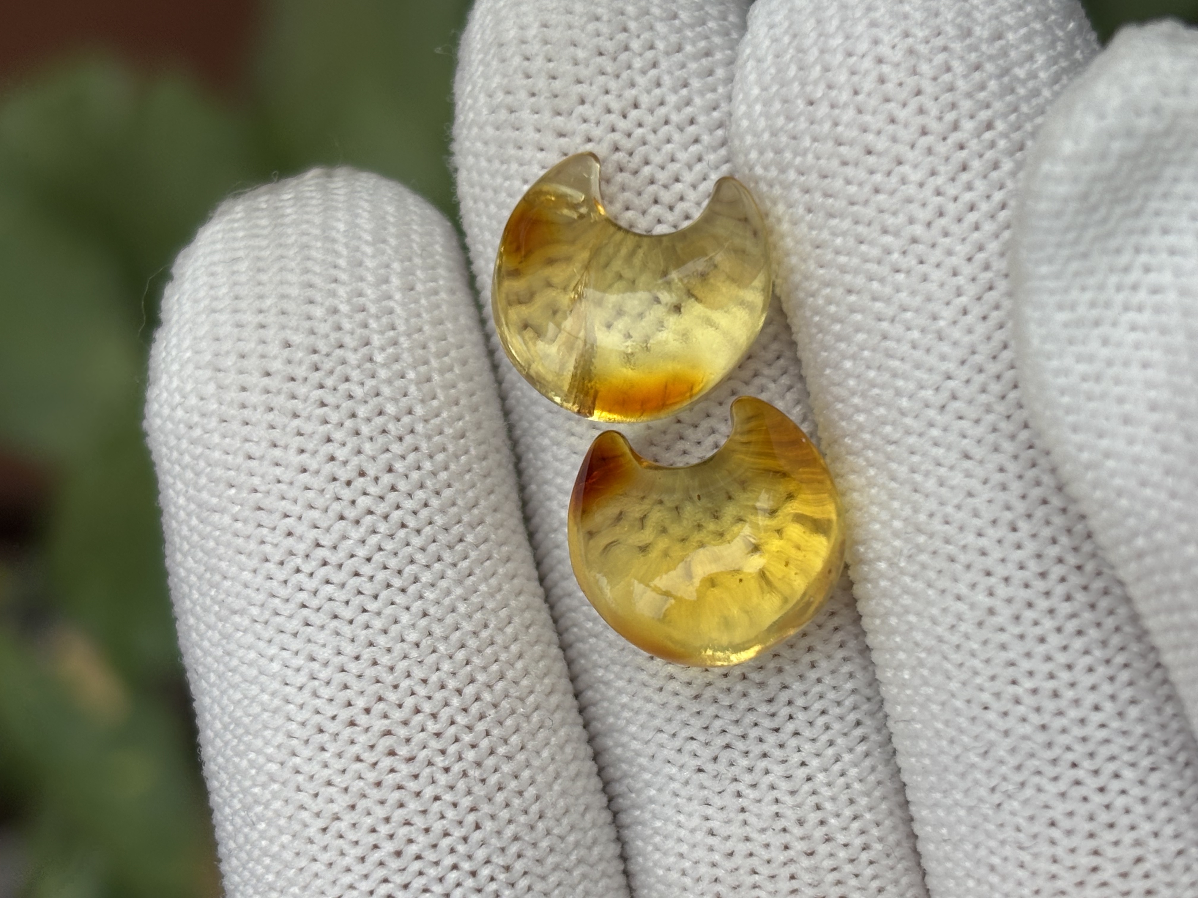 5638天然蜜蜡琥珀月亮配饰12x7mm