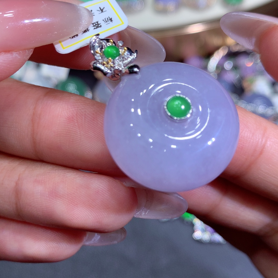 翡翠吊坠(赠链)18K金镶嵌