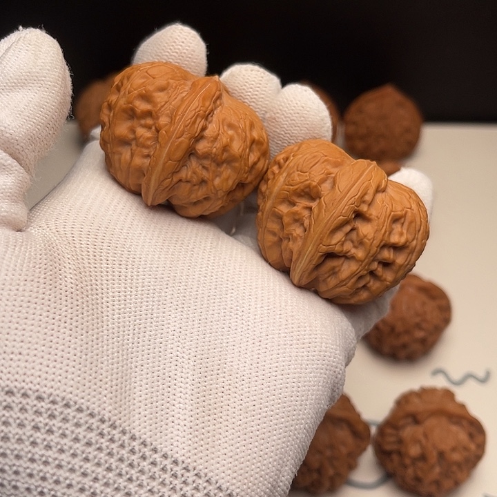 某***清把件文玩核桃45元宝