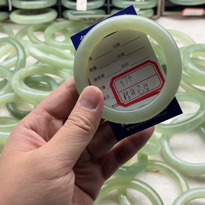 *****蛇纹石玉未镶嵌手镯