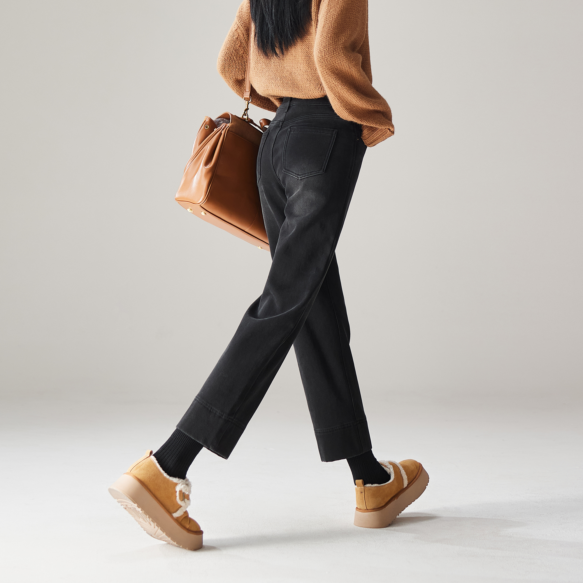 索菲丝尔宽边加绒加厚直筒牛仔裤女2025冬季高腰显瘦烟管裤542129