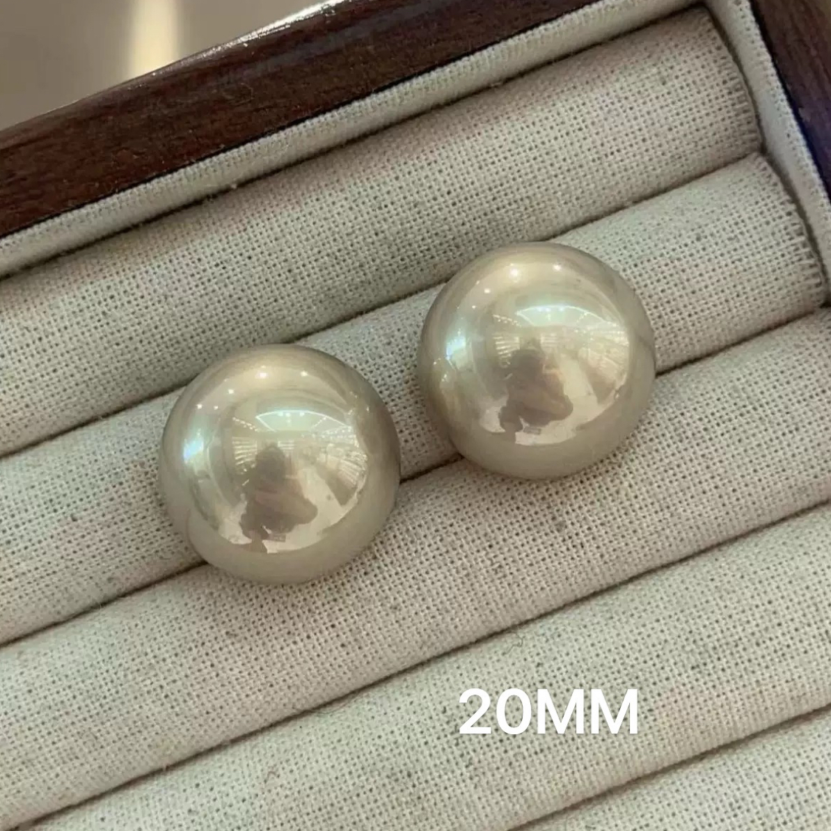 铜合金仿珍珠耳饰 鼎溢香槟色面包珠2厘米左右半圆球耳钉wr 轻奢