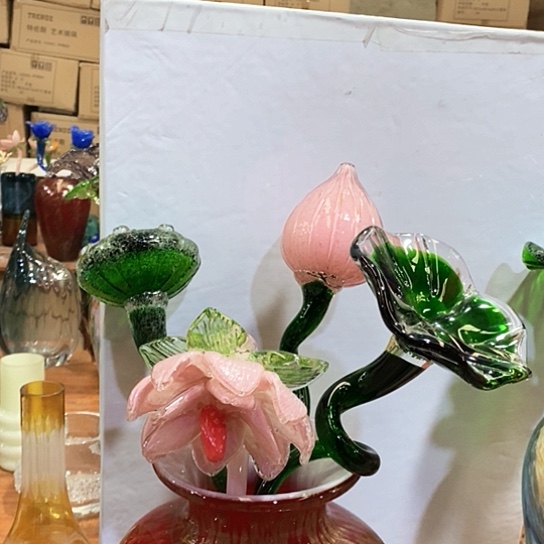 琉璃花瓶高45厘米宽9厘米