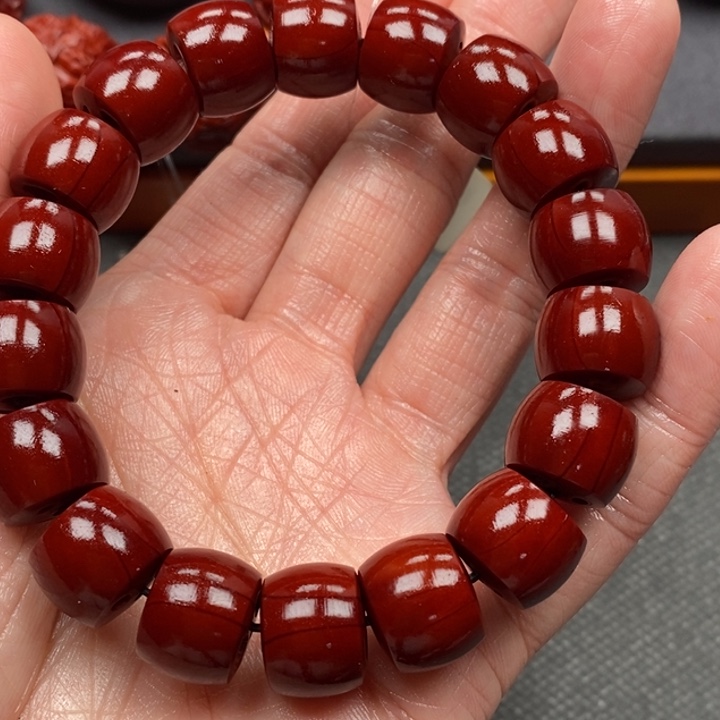 工***锅橄榄核吊坠老型题材