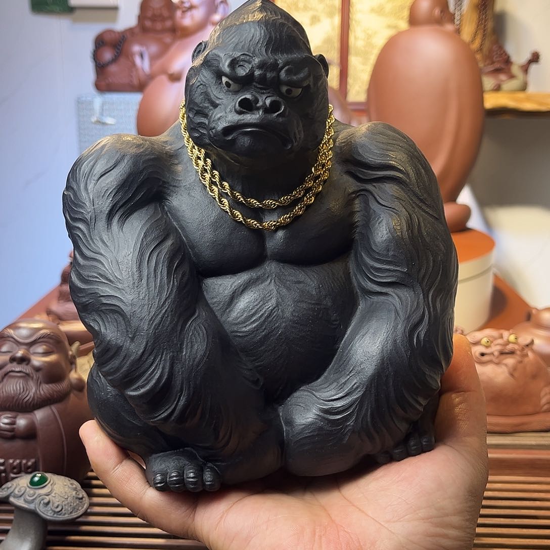 紫砂茶宠摆件。    