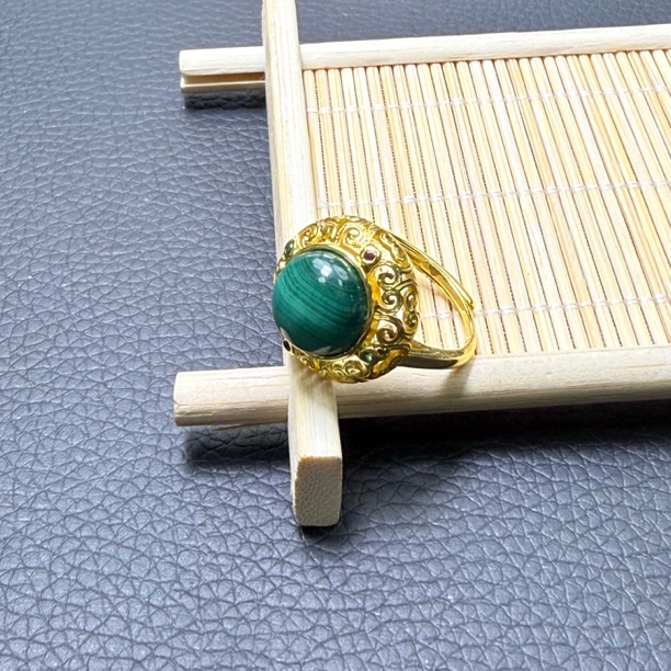 甄选甄选孔雀石戒指 41