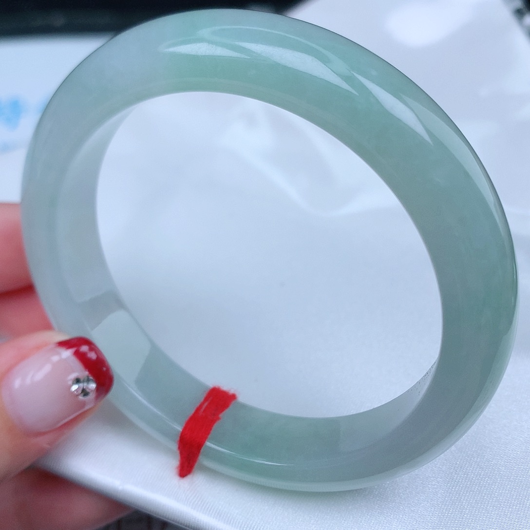 翡翠手镯未镶嵌天然